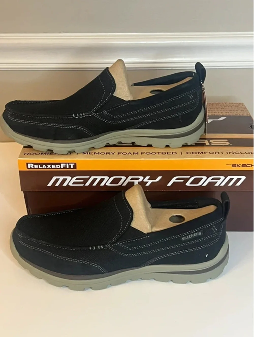Skechers Superior Milford Men’s 9 Extra Wide Relaxed Fit Memory Foam Shoes NIB